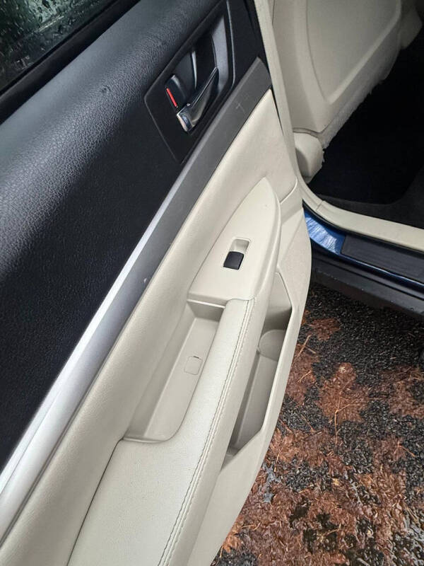 2011 Subaru Outback 2.5i Premium