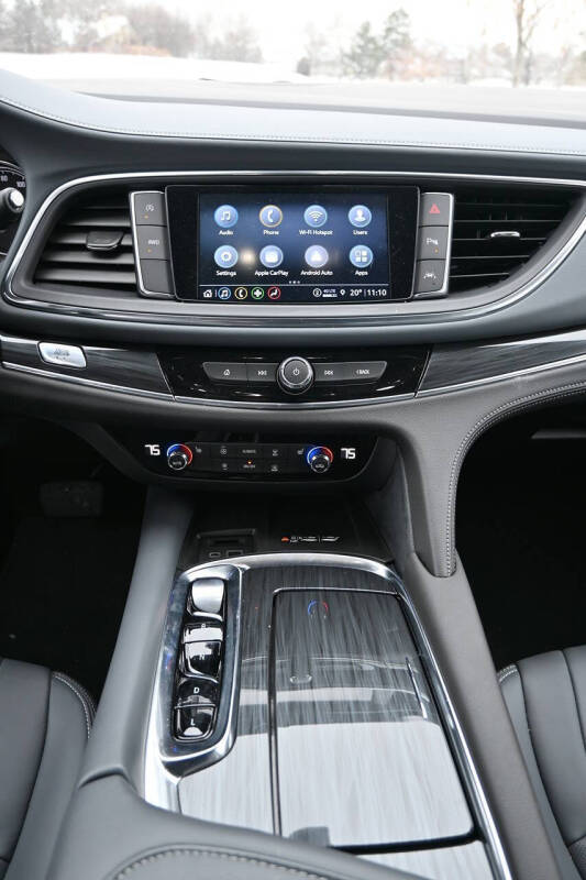 2024 Buick Enclave Essence