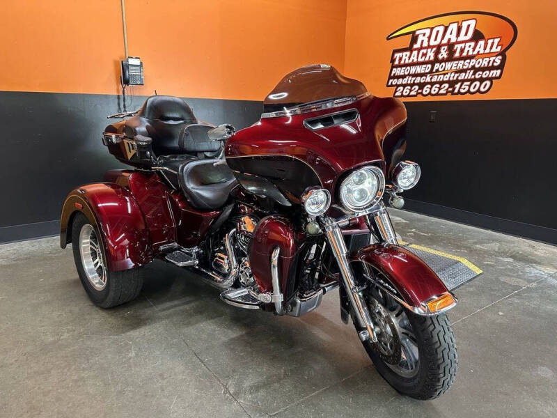 2014 Harley-Davidson FLHTCUTG - Tri Glide Ult