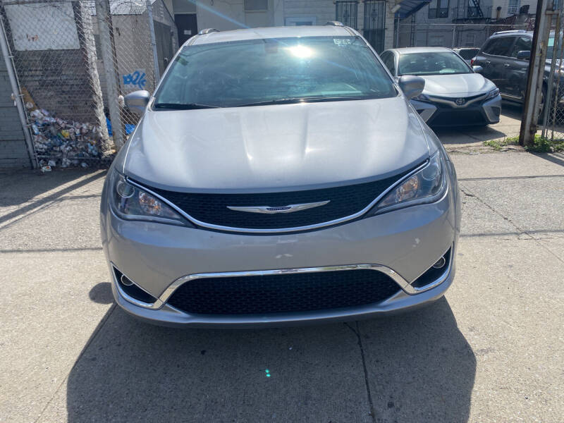 2020 Chrysler Pacifica for sale at Luxury 1 Auto Sales Inc in Brooklyn NY