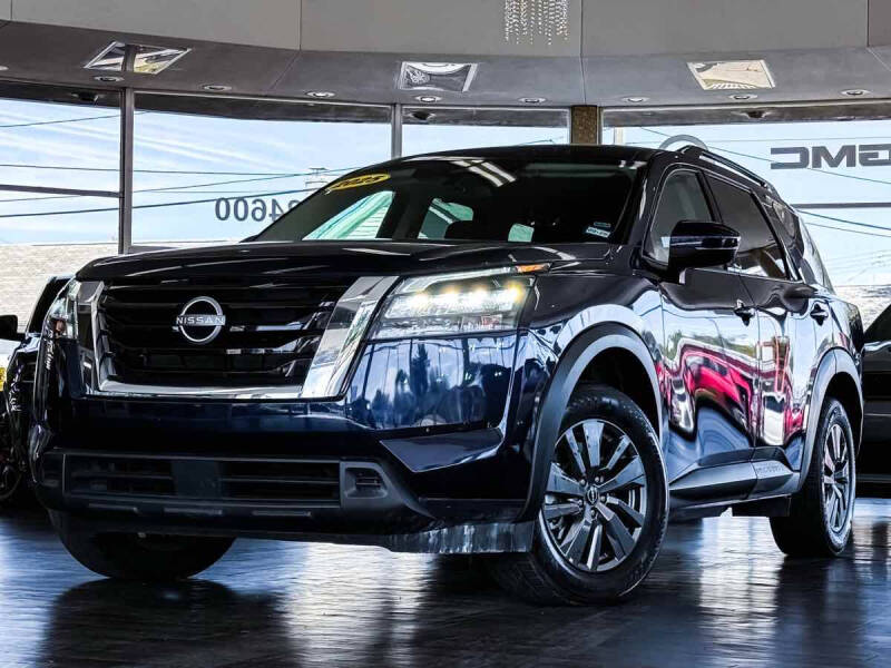 2025 Nissan Pathfinder SV