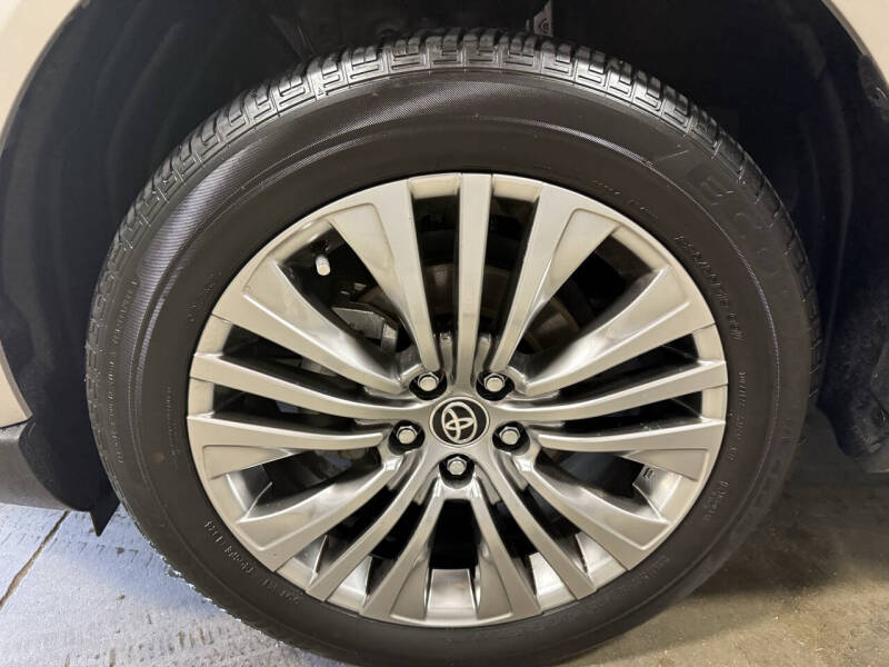 2024 Toyota Venza XLE