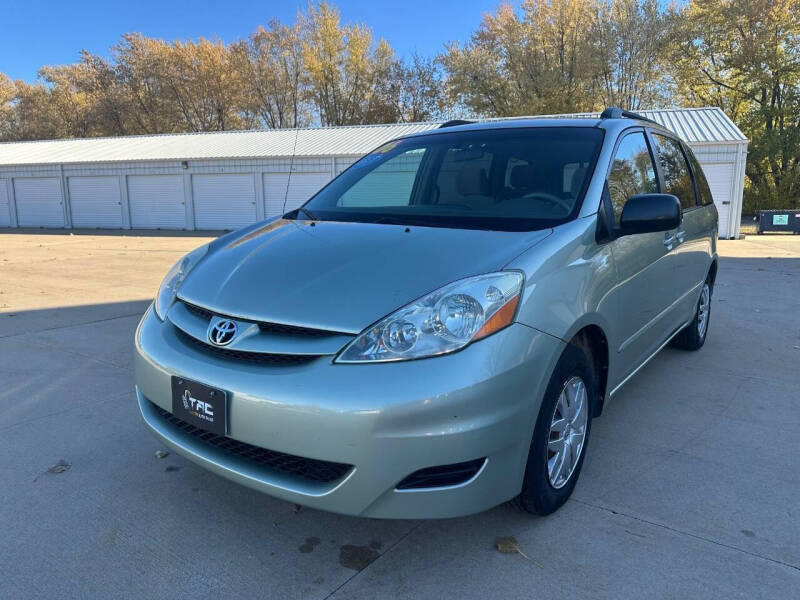 2006 Toyota Sienna LE 7 Passenger