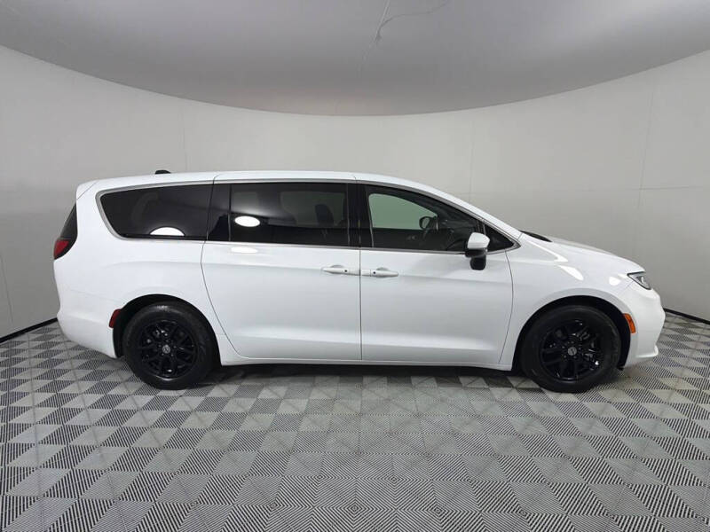 2023 Chrysler Pacifica Touring