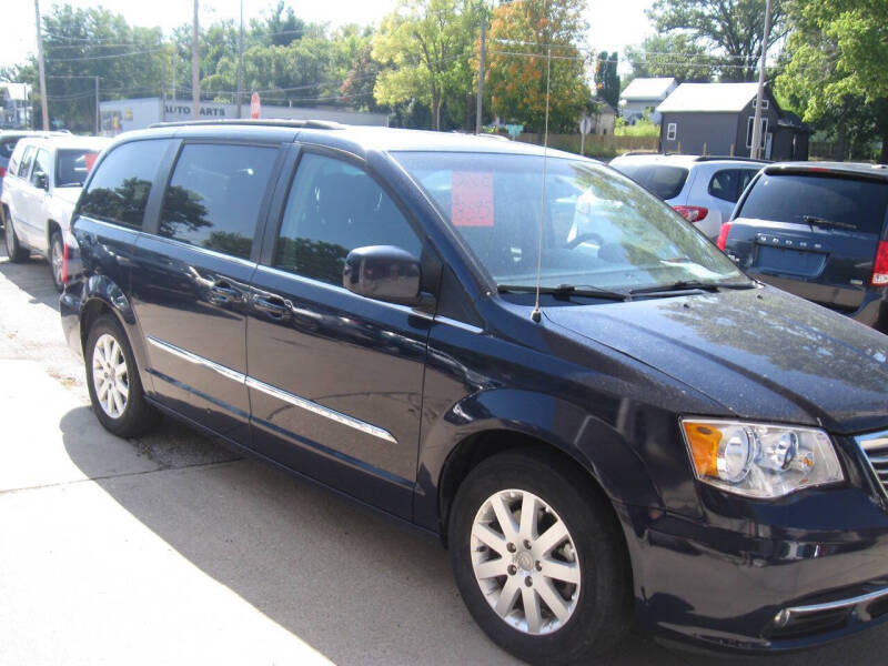 2016 Chrysler Town and Country Touring