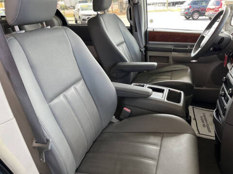 2009 Chrysler Town and Country Touring