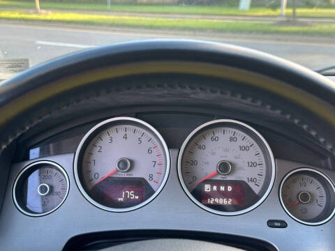 2011 Volkswagen Routan SE