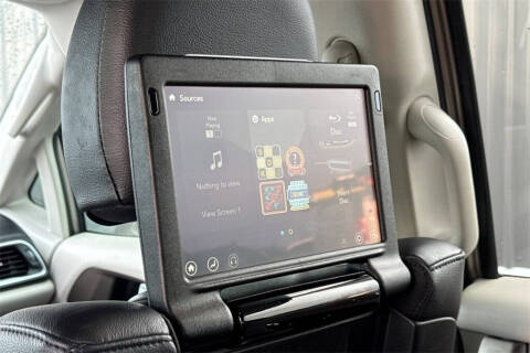 2017 Chrysler Pacifica Touring-L Plus