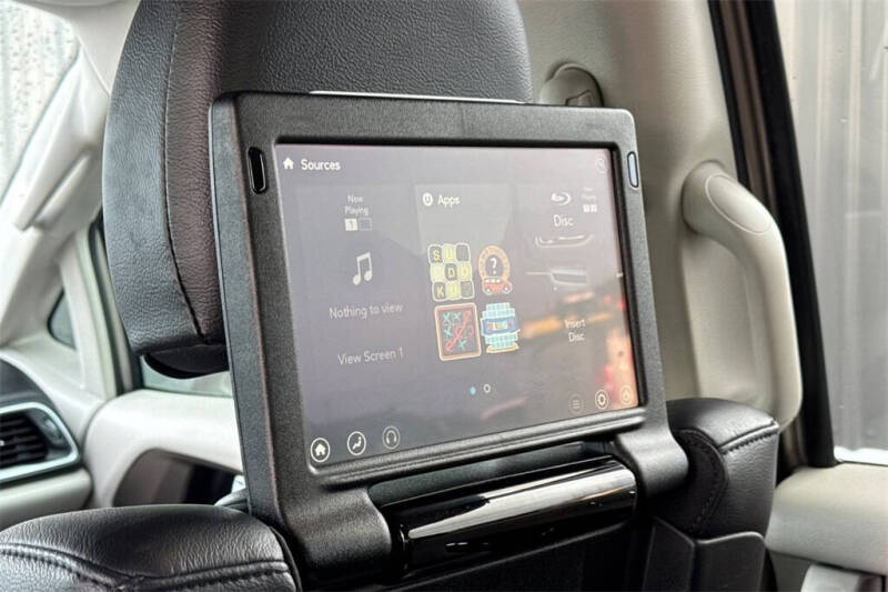 2017 Chrysler Pacifica Touring-L Plus