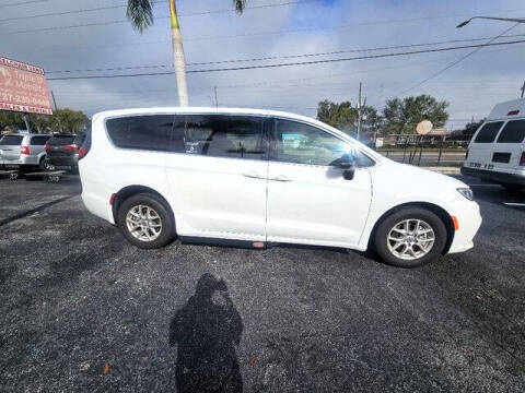 2024 Chrysler Pacifica Touring