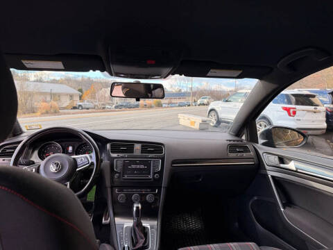 2017 Volkswagen Golf GTI S