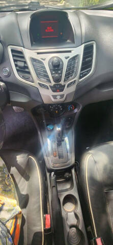 2011 Ford Fiesta SES