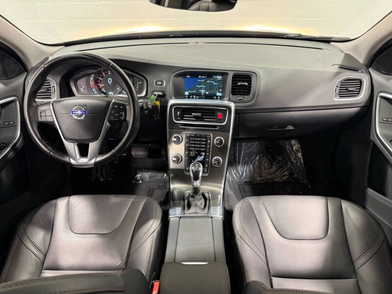 2016 Volvo V60 Cross Country T5