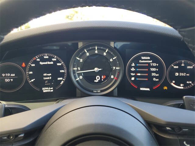 2021 Porsche 911 Carrera