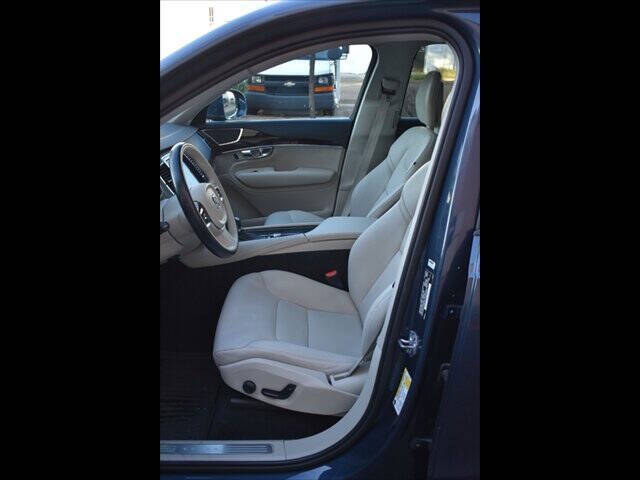 2018 Volvo XC90 T6 Momentum