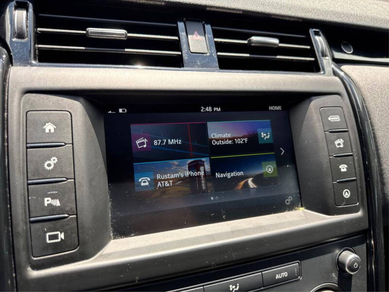 2017 Land Rover Discovery SE