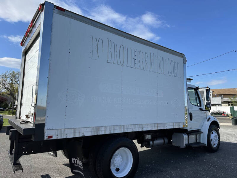 2007 Freightliner M2 106
