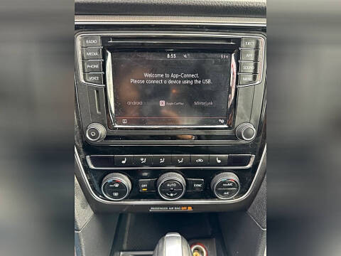 2018 Volkswagen Passat 2.0T R-Line