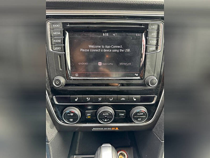 2018 Volkswagen Passat 2.0T R-Line