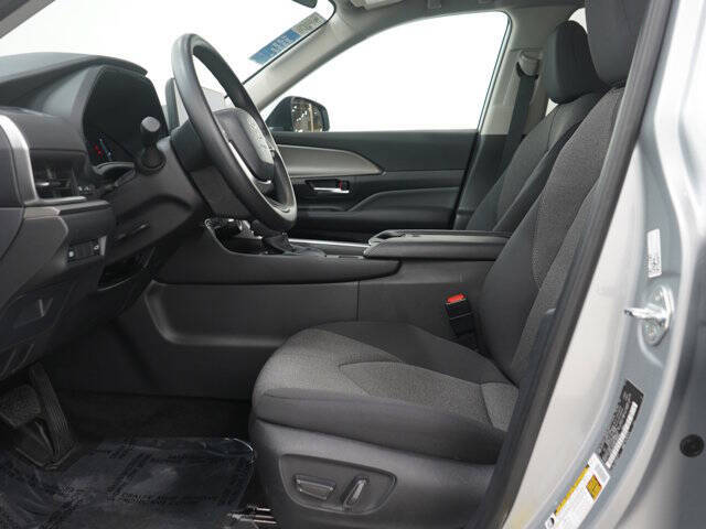 2025 Toyota Grand Highlander LE