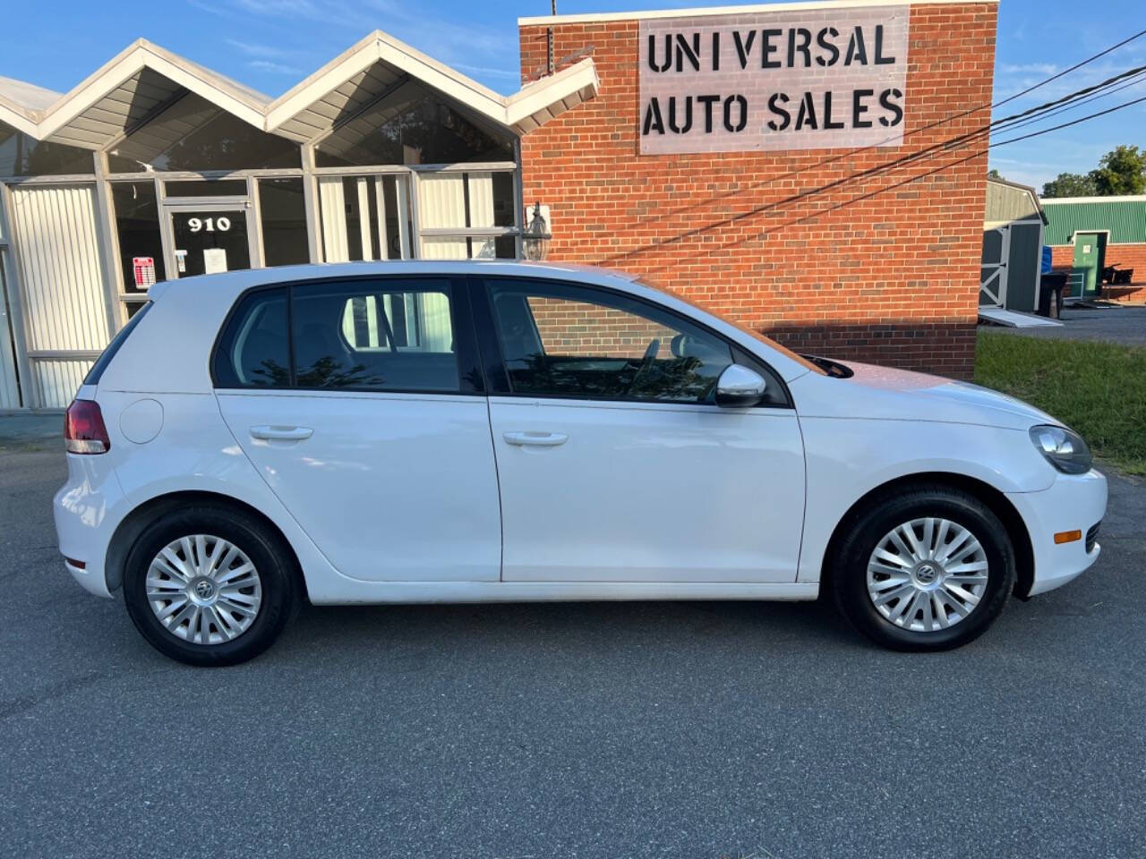 2011 Volkswagen Golf for sale at Universal Auto Sales LLC in Burlington, NC