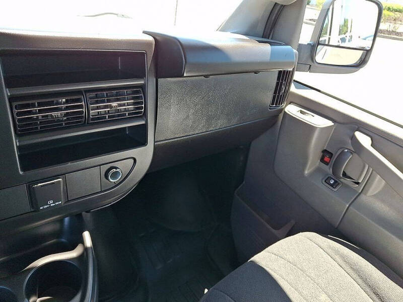 2024 Chevrolet Express 2500