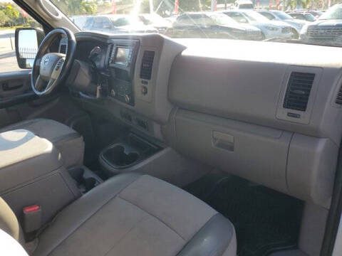 2016 Nissan NV 2500 HD SL