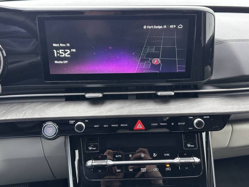 2024 Kia Carnival EX