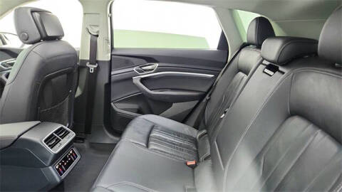 2024 Audi Q8 e-tron quattro Premium