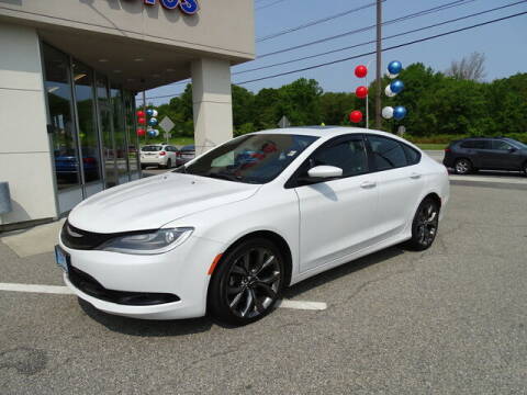 2015 Chrysler 200 for sale at KING RICHARDS AUTO CENTER in East Providence RI