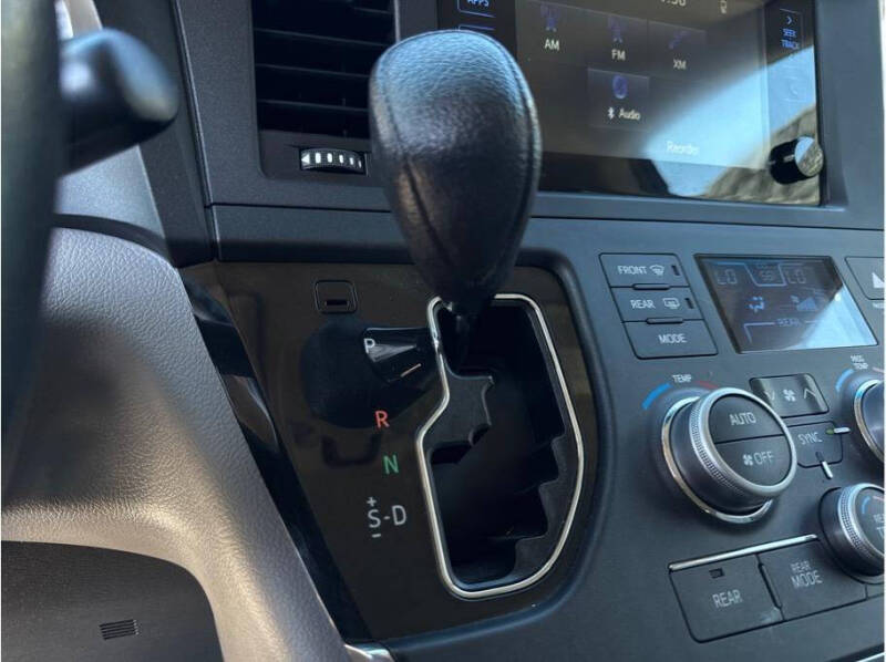 2015 Toyota Sienna
