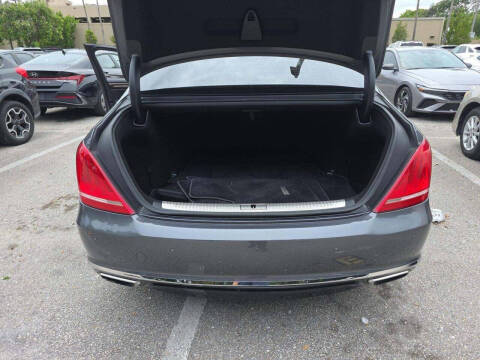 2017 Genesis G90