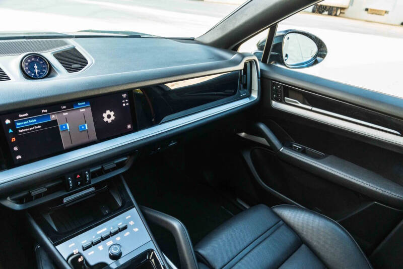 2024 Porsche Cayenne S Coupe