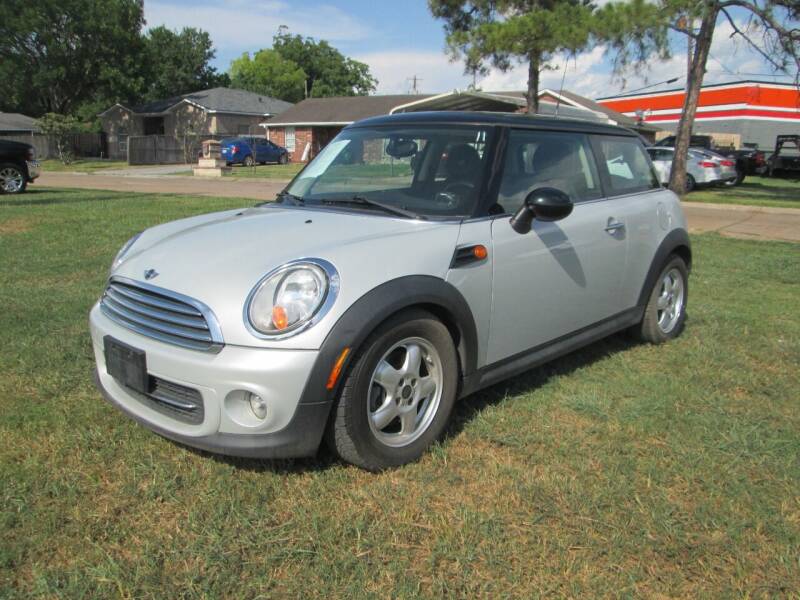 2011 MINI Cooper for sale at BSA Used Cars in Pasadena TX