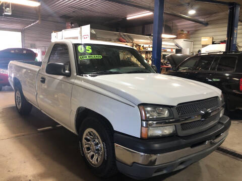 2005 Chevrolet Silverado 1500 for sale at BELL AUTO & TRUCK SALES in Fort Wayne IN