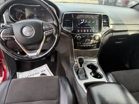 2020 Jeep Grand Cherokee Laredo