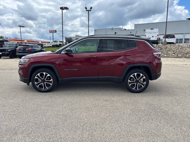 Used 2022 Jeep Compass Limited with VIN 3C4NJDCB8NT142355 for sale in Dubuque, IA