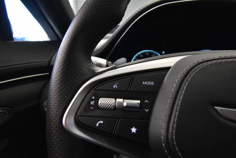 2023 Genesis GV70 2.5T Standard