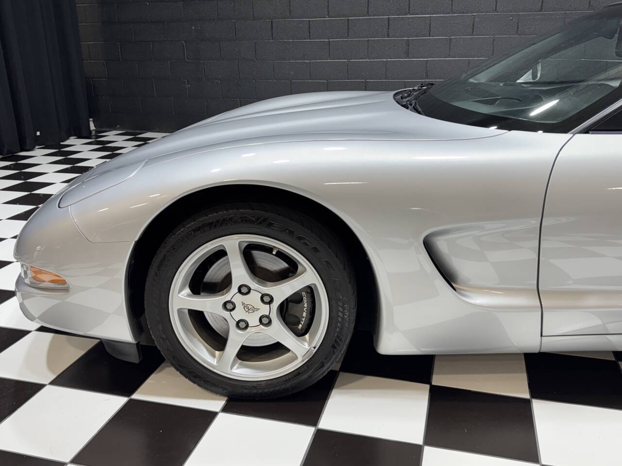 2002 Chevrolet Corvette 12