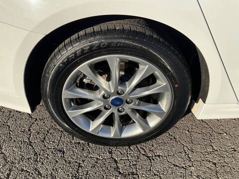 2017 Ford Fusion Hybrid SE