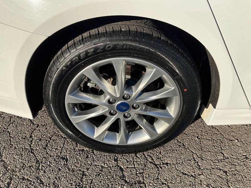 2017 Ford Fusion Hybrid SE