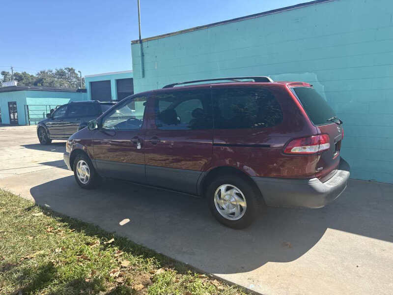 2002 Toyota Sienna LE