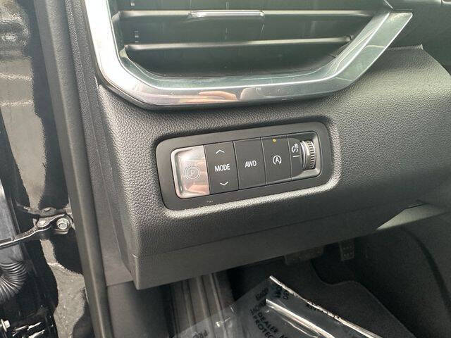 2024 GMC Acadia Elevation