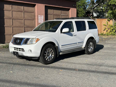 2012 Nissan Pathfinder LE