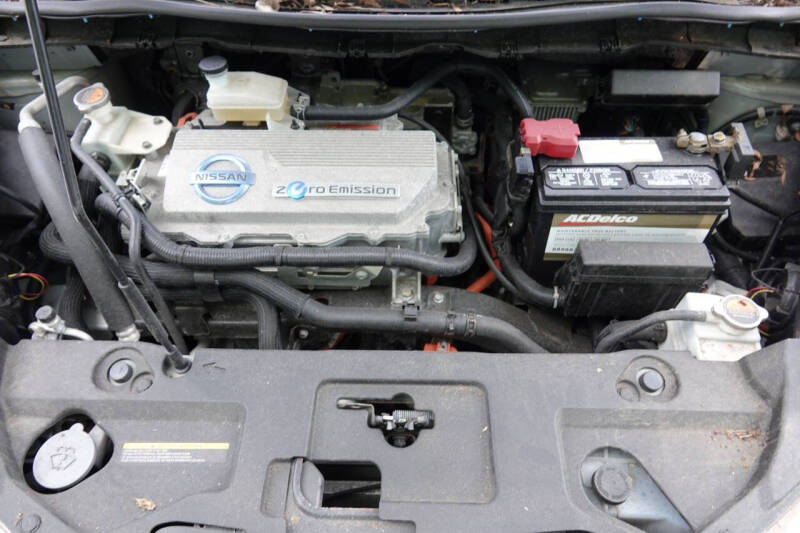 2011 Nissan LEAF SV