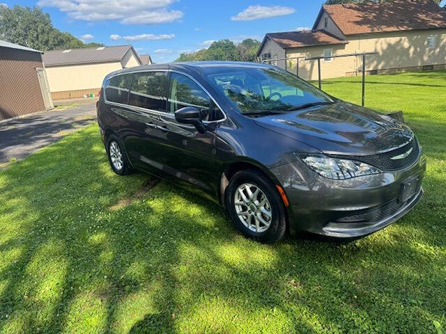 2023 Chrysler Voyager LX