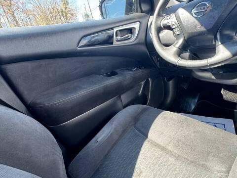 2016 Nissan Pathfinder S