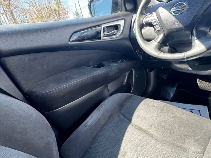 2016 Nissan Pathfinder S