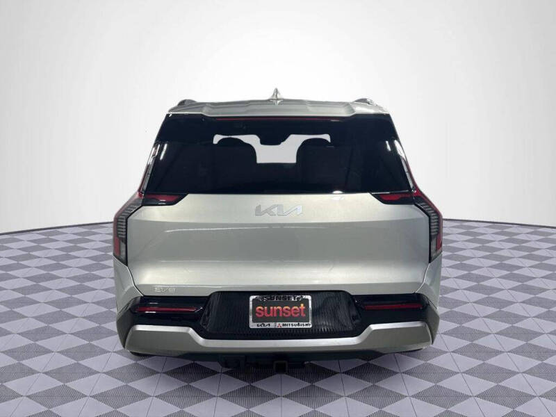 2024 Kia EV9 Land