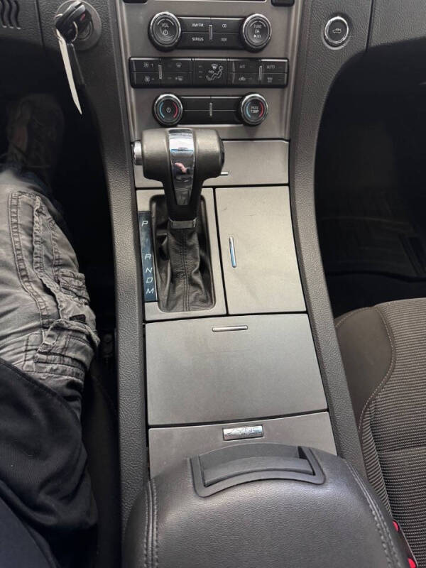 2010 Ford Taurus SEL